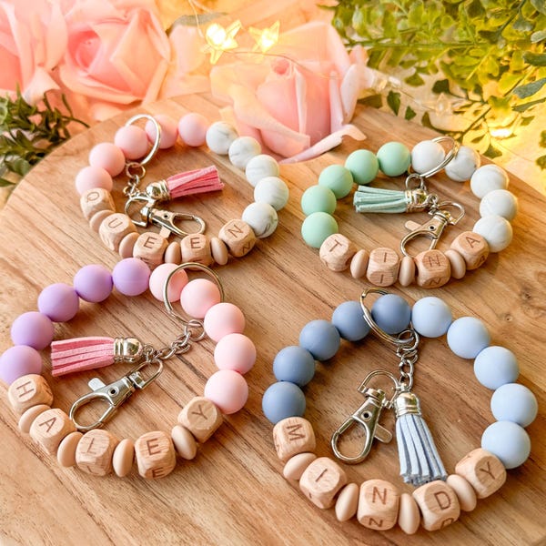 Llavero de pulsera de silicona personalizado Llavero de pulsera personalizado con nombre Elige tu color Cordón de pulsera con borla Llave de coche bohemia