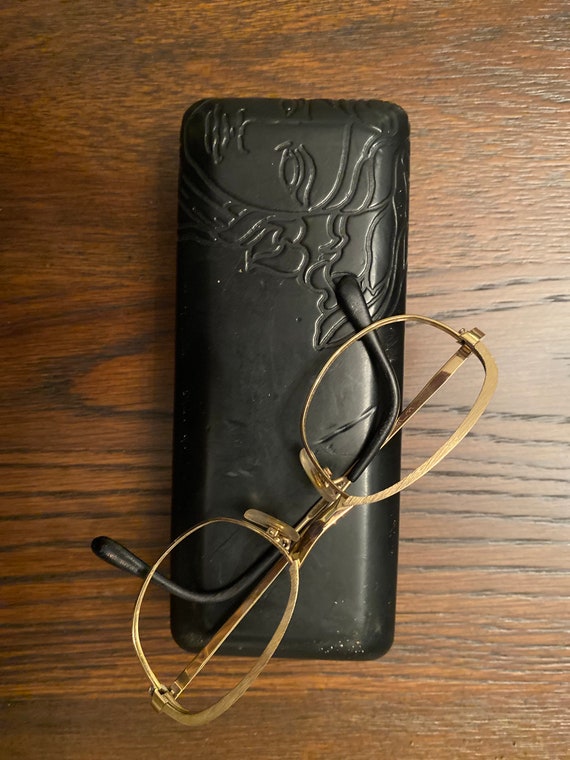 Vintage 90s Versace Medusa Medallion Hard Eyeglass Case - Velvet Lined, Magnet Vintage Rare 90 main image 2