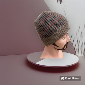 Hand knitted hat knitted with 4-ply QIVIUT, size M-L