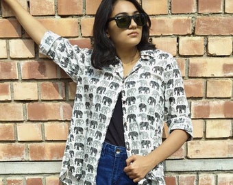 Katoenen shirt met olifantenprint: handgemaakte relaxte pasvorm damestop met kraag