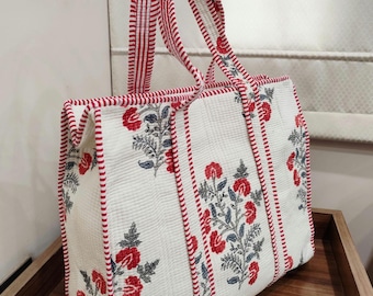 Met de hand bedrukte, gewatteerde katoenen tas: grote boho-reistas