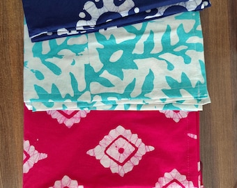Handgemaakte batikkatoenen servetten: set van 4, herbruikbare bandana's