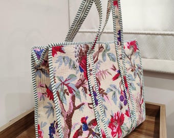 Met de hand bedrukte, gewatteerde katoenen tas: grote boho-reistas