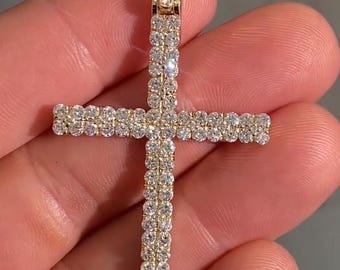 Iced Out Cross Hip Hop Pendant For Men, Bling Hip hop Jewelry Birthday gift Iced out Real VVS Moissanite Round Cross Necklace Christmas Gift