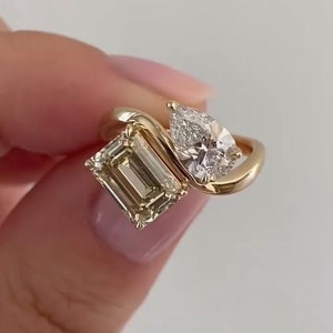 Emerald & Pear Cut Lab Grown Diamond Toi Et Moi Wedding Ring, Two Stone Engagement Ring, Double Stone Ring, 14K Yellow Gold, Promise Ring