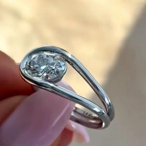 2.0 CT Lab-Grown Certified Oval Cut Diamond, Lasso Engagement Oval Diamond Ring, Solitaire ring, Anniversary Gift Ring, Lab grown ring