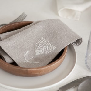 Embroidered Floral Napkin, Handmade Floral Linen Napkin, Embroidered Flowers Cocktail Napkins, Cloth Dinner Napkin, Napkin for Table