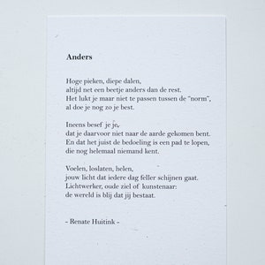 Anders. A6 poster/kaart met gedicht.