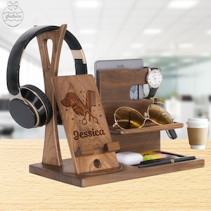 Pet Groomer Gifts for Pet Lovers, Dog Lovers, Custom Dog Groomer Gifts for Grooming,Cat Groomer Birthday Anniversary.Wooden Docking Station