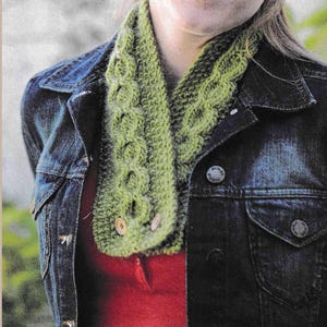 Easy Beginner Woman&#39;s Cross Over button close Neck warmer  -Chunky- Bulky 12 ply Knitting Pattern PDF Instant download