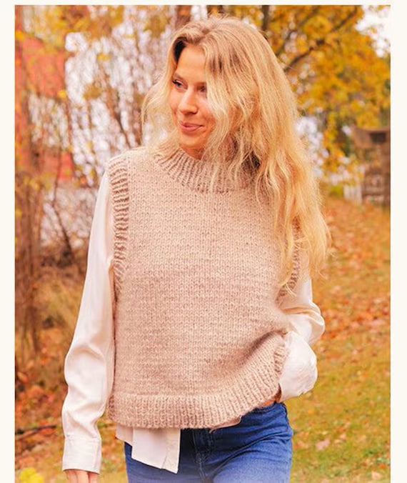 Women's Round Neck Wool Vest Chunky Knit Sweater Vest Short