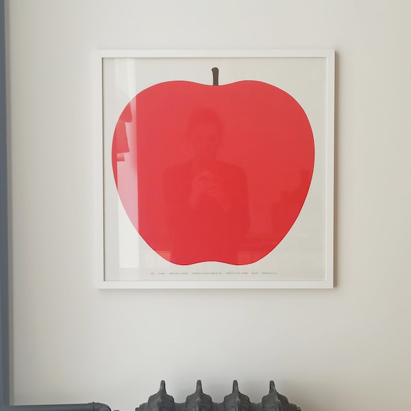 Very rare Enzo Mari La Mela Danese Milano art silkscreen smaller size 49 centimetres 1963 design Italian mid-century modern graphic apple