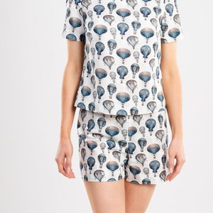 Hot air balloon-print cotton top and shorts set
