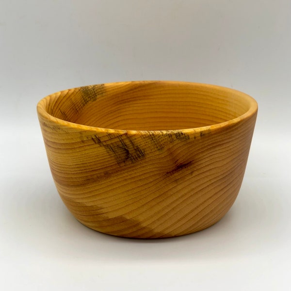 Deep wooden bowl in Weymouth pine bowl / White pine bowl