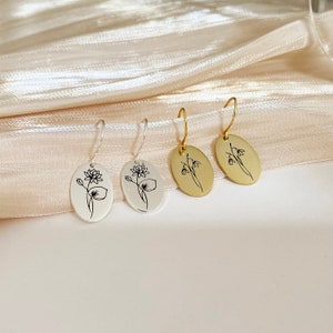 Birth Flower Earrings, Floral Signet Earrings, Custom Floral Dangle Earrings, Dainty Flower Jewelry, Minimalist Style, Gift for Her