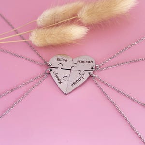 Collar con nombre minimalista delicado, collar con varios nombres, collar con rompecabezas de corazón, collar con nombre de familia grabado, regalo de amistad y amor familiar