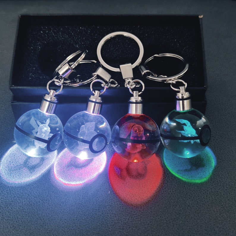 Llavero LED de cristal de Pokémon, llavero de bola de cristal personalizado, llavero de Pokeball de 30MM, regalos de Pokémon imagen 7