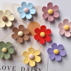 Daisy Fridge Magnet with Flower Magnet Decor Colourful Refrigerator Magnet for Whiteboard Magnet Magnetic Photo Frame Decorative A set of 3