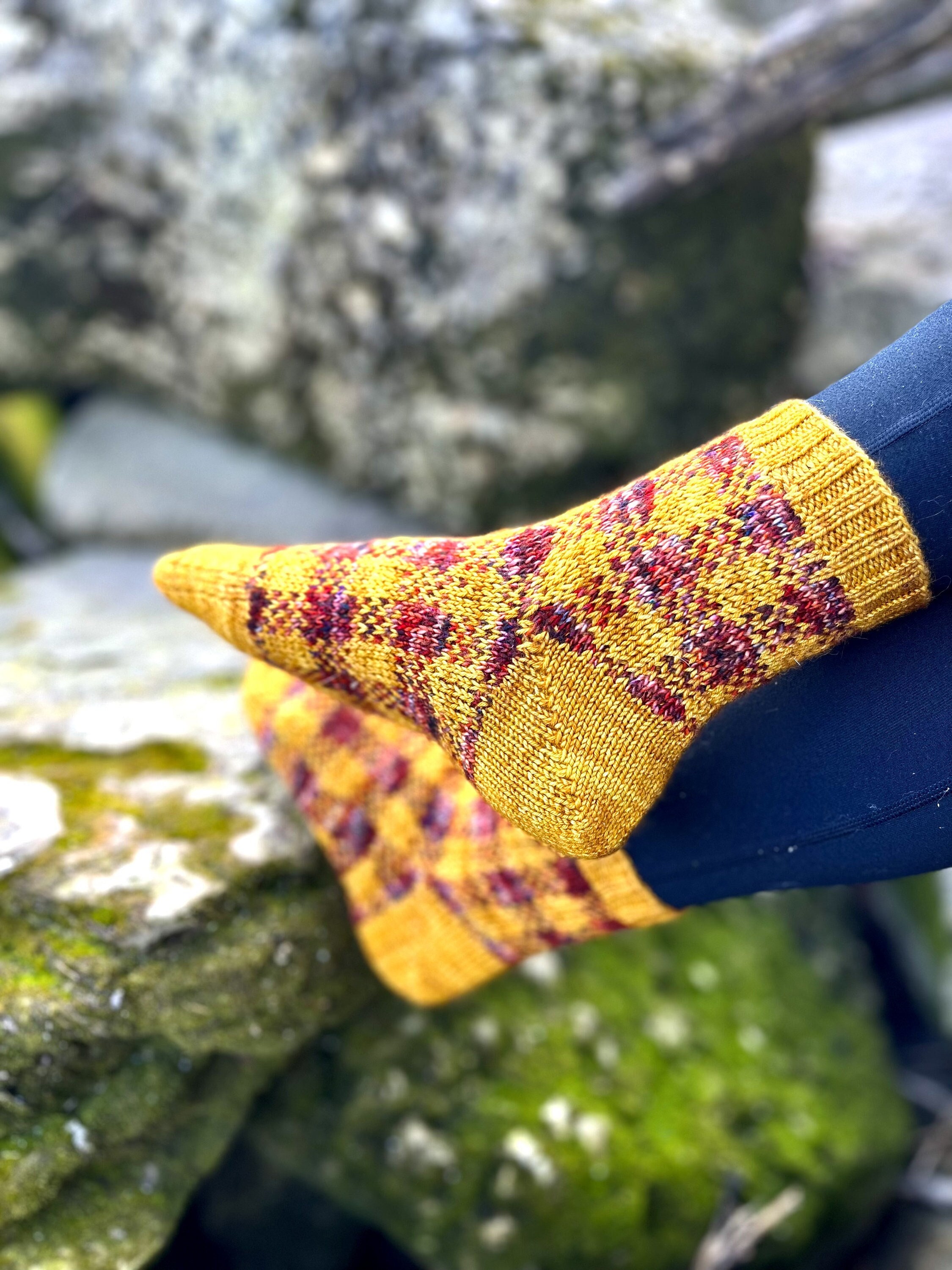 KNITTING PATTERN | Cabin Socks | Size inclusive | Unisex | Beginner friendly |
