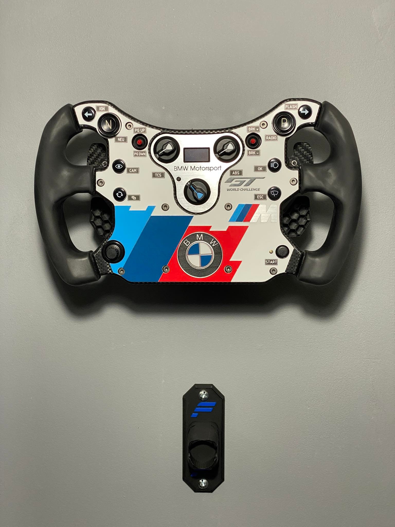 Support mural pour volant Fanatec QR2, fixation murale pour volant Fanatec QR2, fixation rapide Fanatec - Accessoires SimRacing - Multicolore