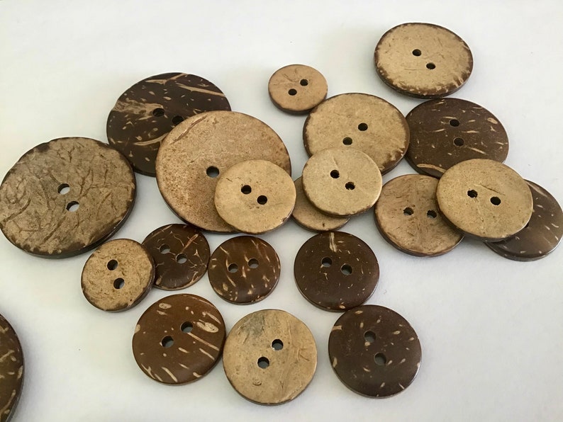 Bouton en noix de coco 15 mm, 18 mm, 20 mm, 25 mm, 30 mm, 35 mm, 38 mm, 45 mm pour l'artisanat de couture, accessoires de tricot, produit naturel, boutons en noix de coco image 6