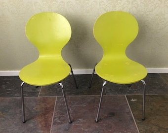 2 x RONDO Kids kinderstoel groen Design Erik Jorgensen.