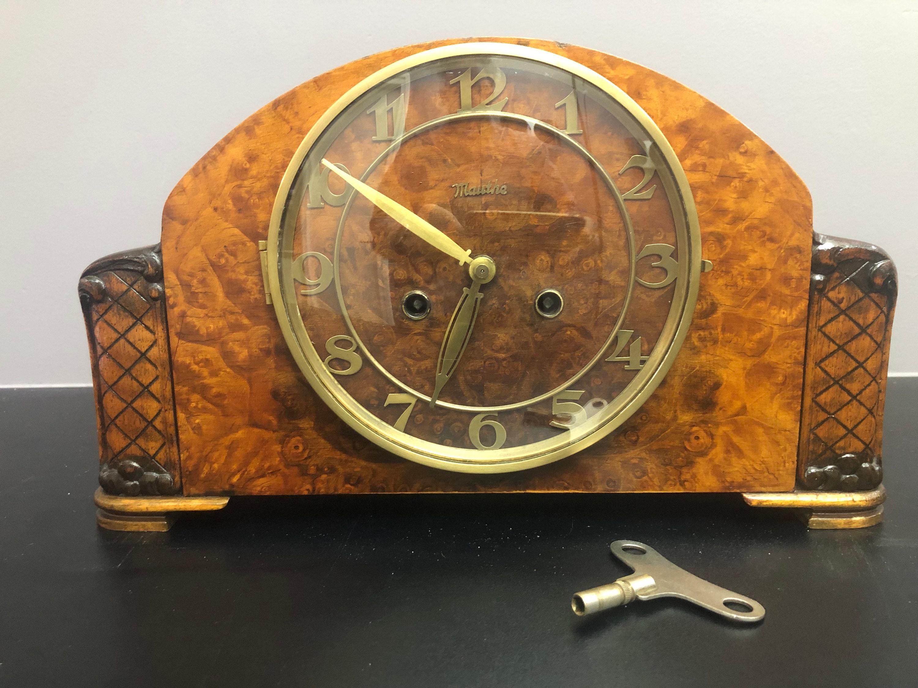 Reloj de sobremesa reloj de repisa Mauthe vintage de nogal burl con hermosos flancos a cuadros de 1950. Etsy Espana