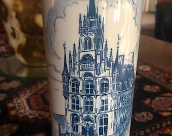 Delft blue gin jar Royal Goedewaagen with Gouda town hall