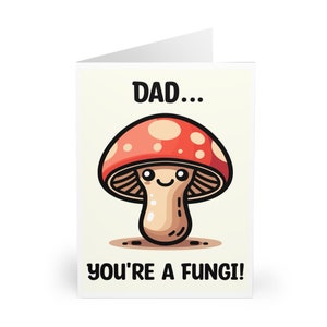 Biglietto divertente per papà • "Papà... sei un fungo" • Biglietto per la festa del papà o per il compleanno • Simpatico gioco di parole sui funghi • Biglietto di auguri umoristico per papà