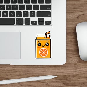 AUTOCOLLANT IMPERMÉABLE Dessin animé mignon jus d'orange – Sticker en vinyle amusant sur le thème de la nourriture | Sticker étanche pour ordinateur portable et bouteille