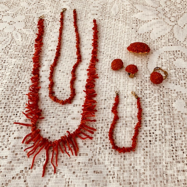 Real red corals vintage complete set / 2 necklaces, earrings, brooch, ring and bracelet / large set of real corals
