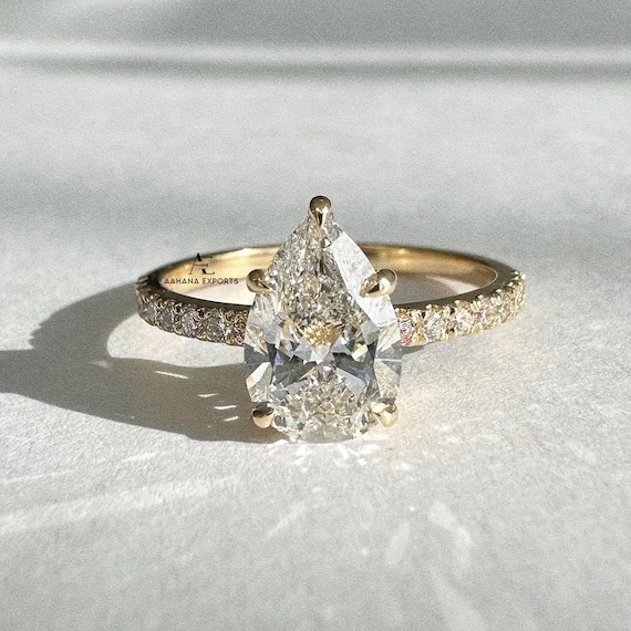 3 CT Pear Shape Lab Grown Diamond Engagement Ring / 5 Prong Tear CVD Diamond Solitaire Ring in Yellow Gold / Minimalist Pear Engagement Ring