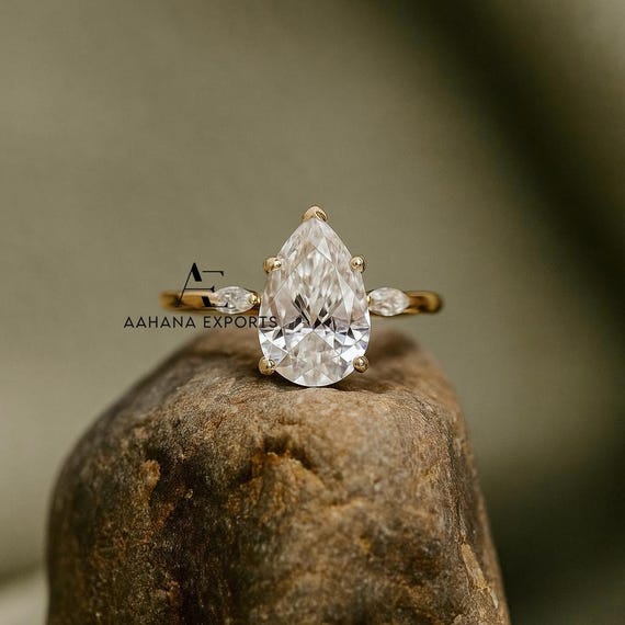 2 CT Three Stone Pear Shape Lab Grown Diamond Ring / Solid Gold Ring / Engagement Ring / Anniversary Ring / Wedding Ring / Gift for her.