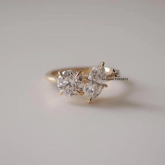 Round & Marquise Cut Moissanite Engagement Ring, Diamond Toi Et Moi Ring, 14K Solid Gold Two Stone Promise Ring, You and Me Ring for Women.