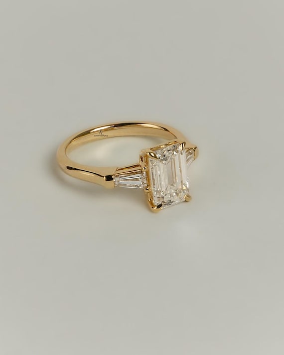 3.00 CT Emerald Cut Lab Grown Diamond Ring, Three Stone Engagement Ring, Tapered Baguette Side Diamonds Ring, Anniversary Ring Wedding Ring.