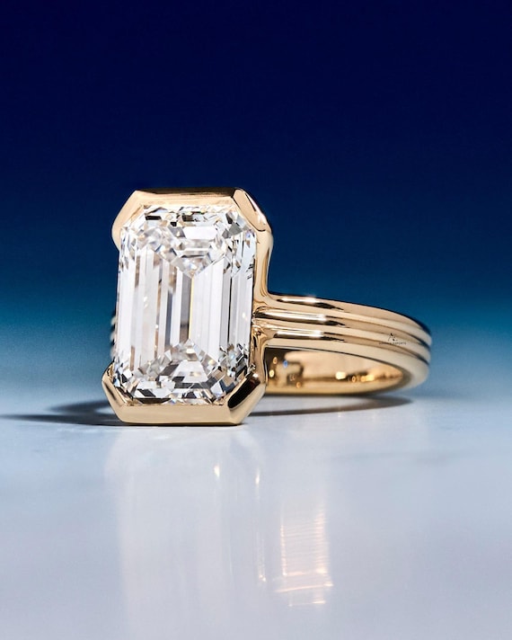 Engagement Ring 14K Solid Gold | Emerald Lab Diamond Ring | Chunky Ribbed Statement Band | Wide Gold Stack Ring Half-Bezel Set Ring for Her