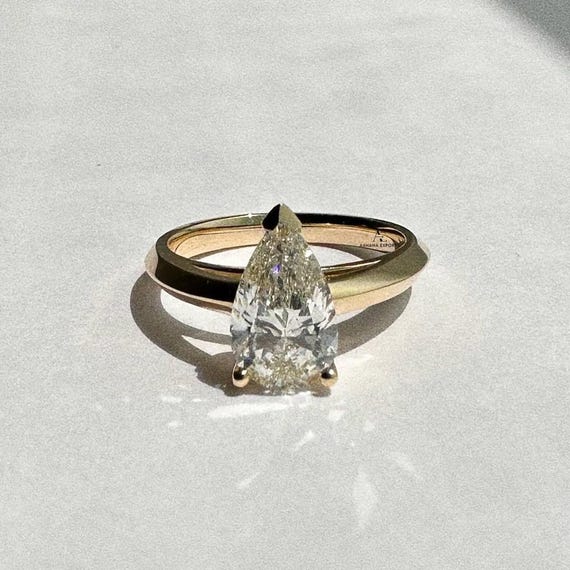 2 Carat Pear Cut Lab Grown Diamond Ring / Pear Shaped Engagement Ring / Solitaire Minimalist Ring / 14K Gold Dainty Ring / Anniversary Ring.