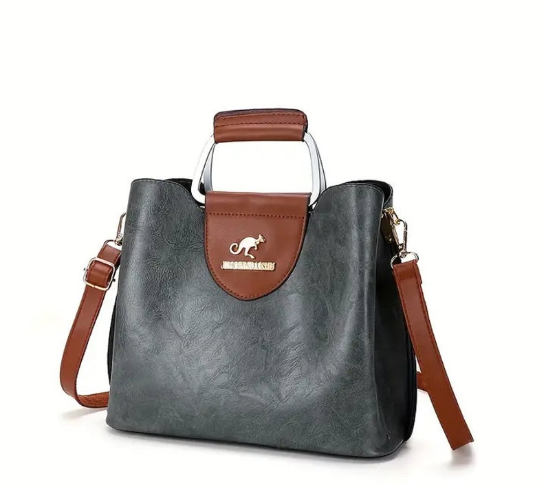 Elegant Brown Pebbled Leather Handbag with Gold-tone Horse Emblem, Structured Designer Purse with Detachable Shoulder Strap, Classic Women's zdjęcie 4