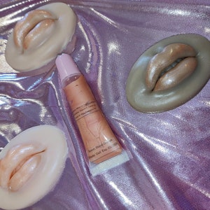 Lip Gloss Scent: Blood Orange Shade is Doll 15ml