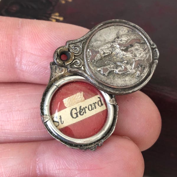 Relique de Saint Gérard Majella, patron des femmes enceintes et mère de famille, médaille de Saint Gérard Majella
