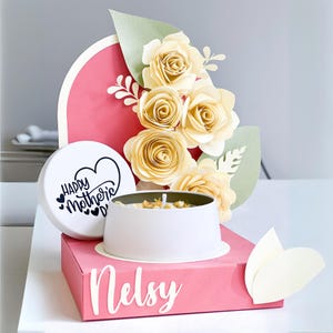Mothers Day Gift for Mom Scented Candle with Paper Flower gift box scene Personalized Keepsake Box for mothers day gift personalized
