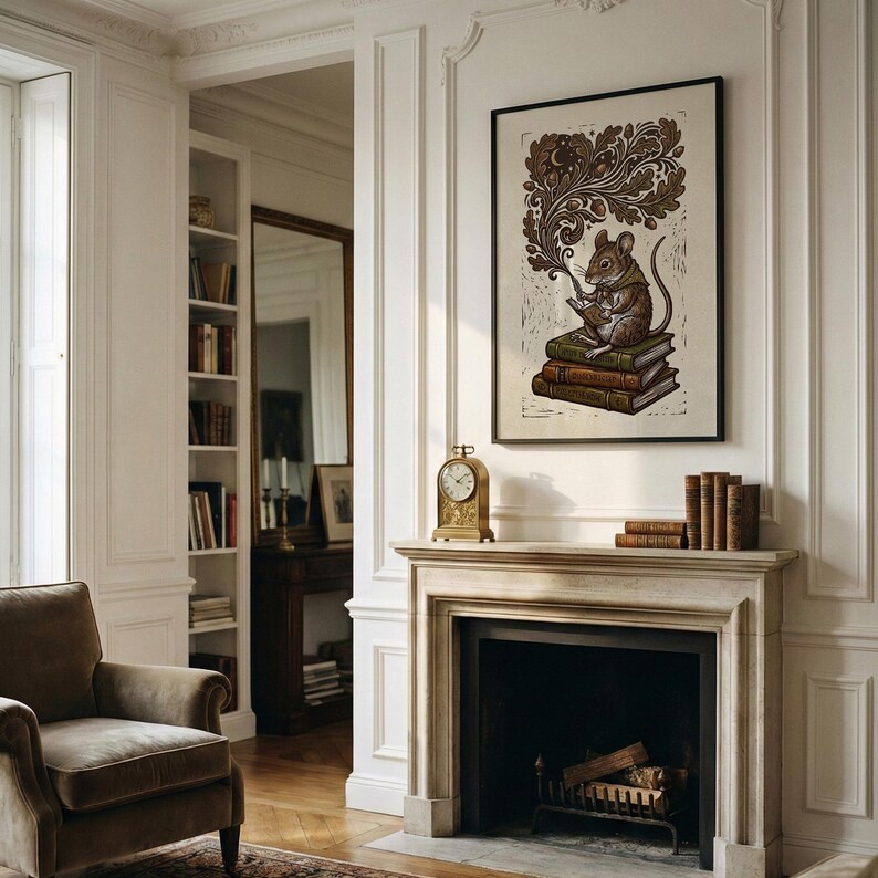 Lámina decorativa de pared con un ratón leyendo, ideal para amantes de los libros. Póster de biblioteca con un toque rústico y encantador. imagen 13