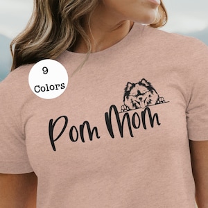 Pom Mom T-Shirt, Short Sleeve Tee Sizes XS-5XL Cute Pomeranian Dog Lover Gift for Women, Fur Mama Tee with Adorable Pup Art, Pomeranian Mom