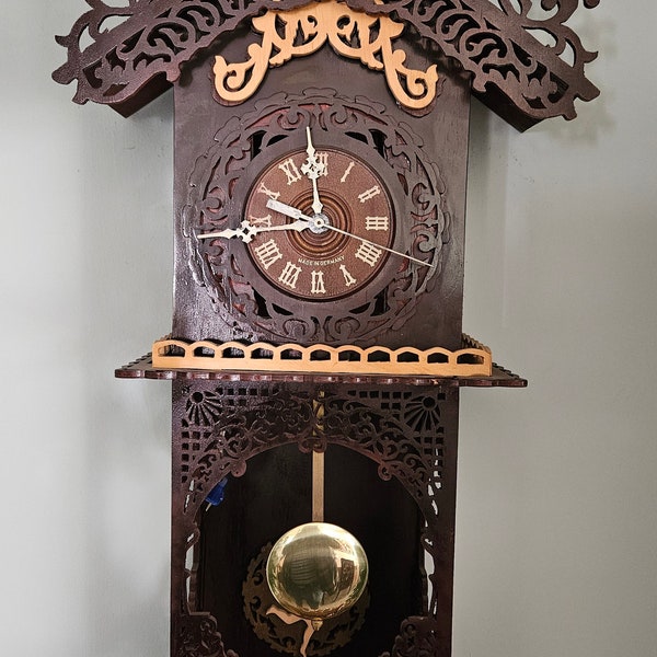 Hand-cut Victoria model wall clock in fine wood