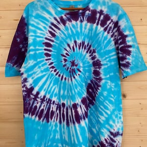 Grape Koolaid Tie Dye Spiral T-Shirt – Handmade Turquoise Purple Ice Dyed Tee – Vibrant Unisex Festival Shirt – Retro Hippie – Unique Gift