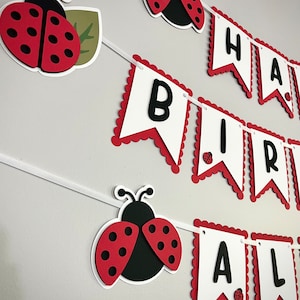 Ladybug Happy Birthday Banner 180x109 Cm – Niedliches Marienkäfer-Design Für Kinderparty & Fotohintergrund