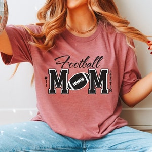Koszulka dla mamy futbolisty, spersonalizowana koszulka dla mamy futbolisty, koszulka dla mamy futbolisty, prezent dla mamy, koszulka na dzień meczu, koszulka futbolisty akademickiego