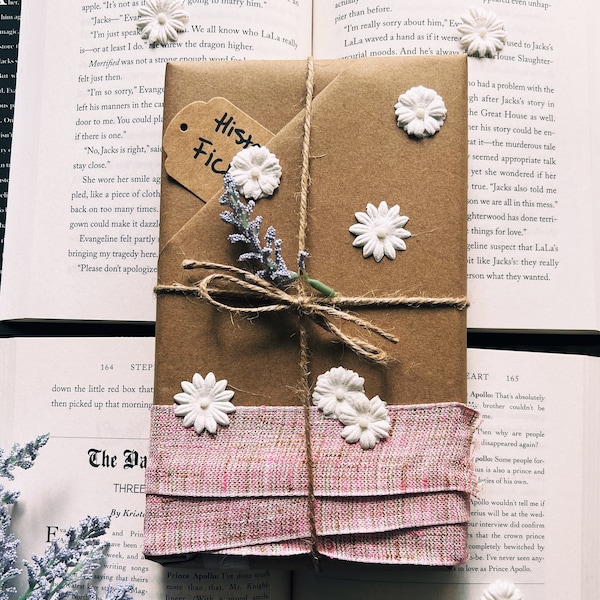 Blind Date With A Book Gift for Reader, Customizable Bookish Gift, Surprise Book Library for Book Lover, Bookish Blind Date, New/Gently Used