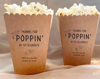 Caja de palomitas de maíz personalizada, recuerdo de fiesta de graduación, gracias por pasar por palomitas de maíz, recuerdo para invitados, barra de palomitas de maíz GRAD, vaso de palomitas de maíz resistente a la grasa