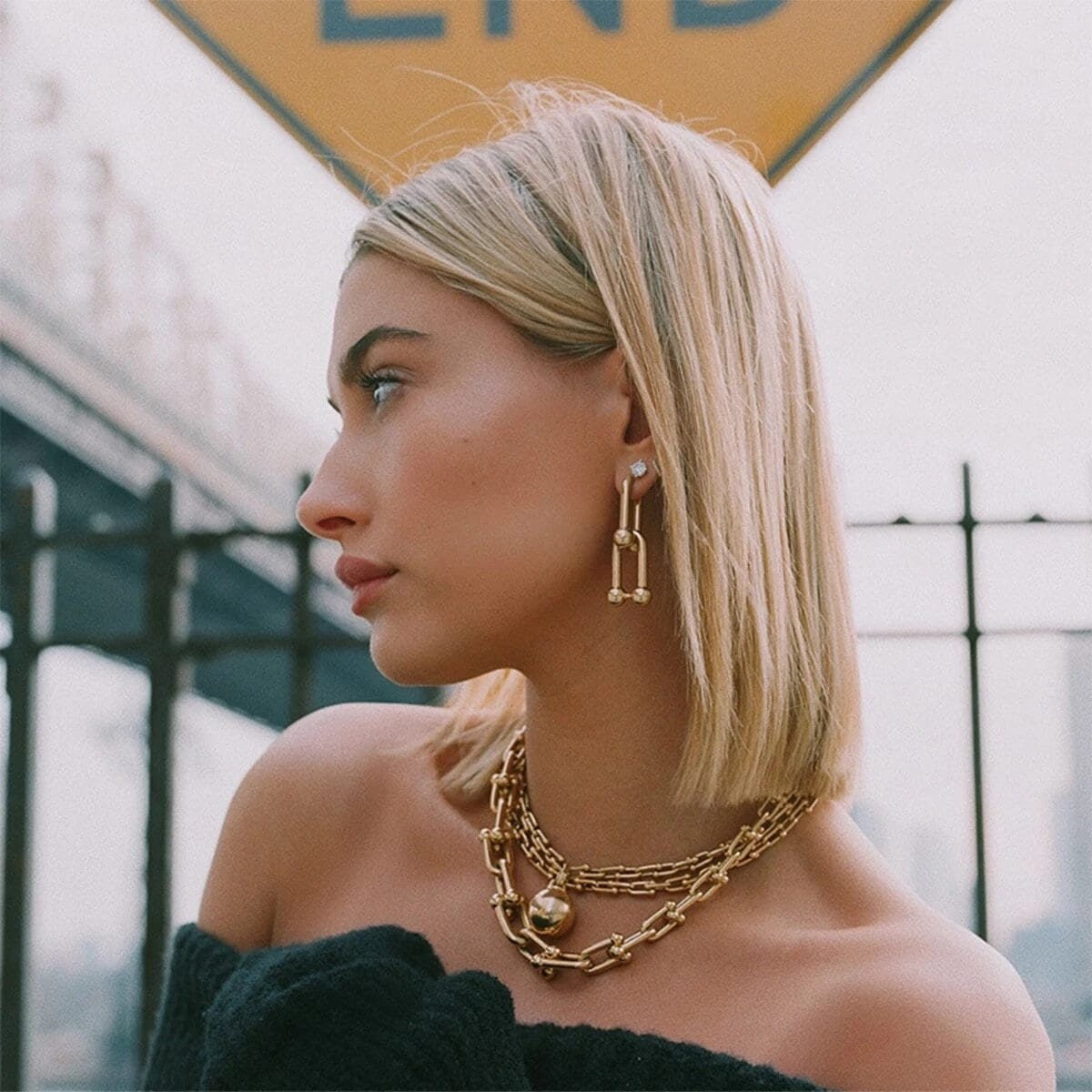 Chunky gold chain online earrings